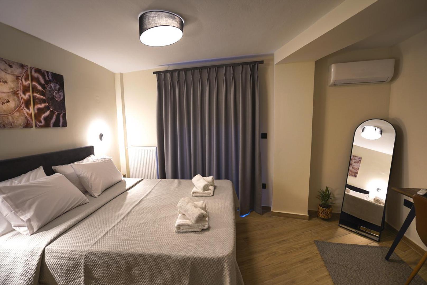 Beyond The Castle Apartment Thessaloniki Exterior photo