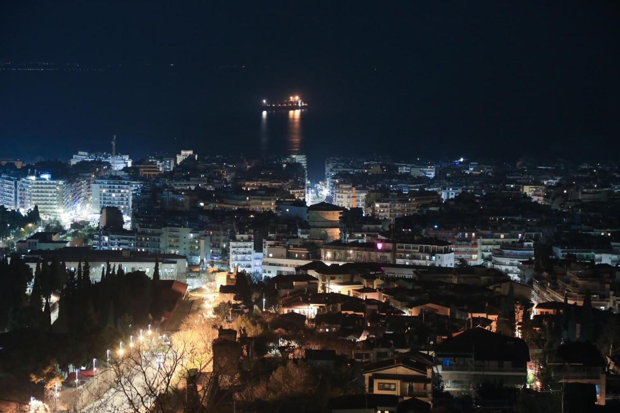 Beyond The Castle Apartment Thessaloniki Exterior photo